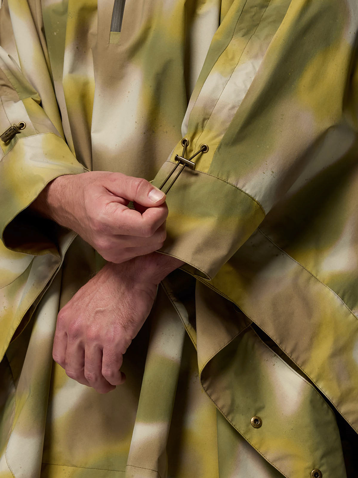 Casaca Poncho Endor™ Issue Surplus Green Camo Print